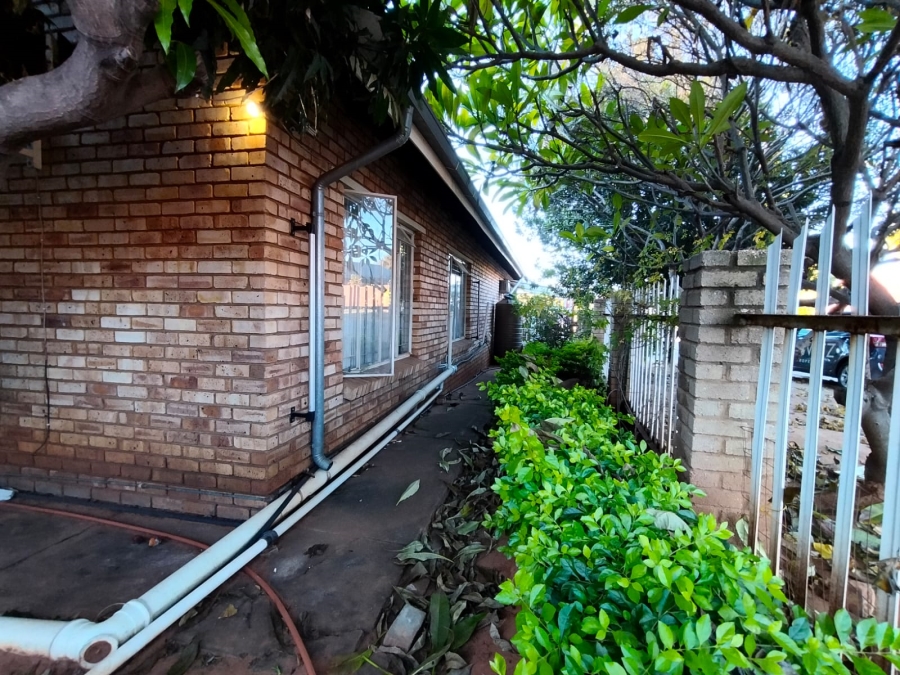 2 Bedroom Property for Sale in Geelhoutpark North West